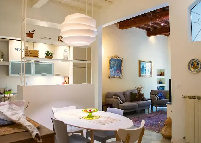 Agnolo First Two Bedrooms Close To Duomo Florence